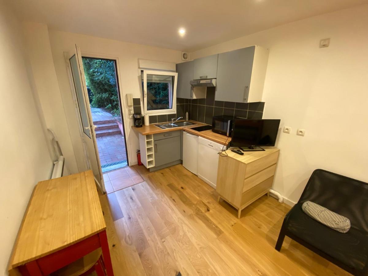 Paris Eiffel Tower Et Disney Apartments, Parkings Gratuits Et Securises, 10 Minutes Metro To Paris Nogent-sur-Seine المظهر الخارجي الصورة