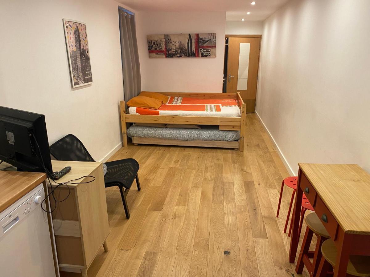 Paris Eiffel Tower Et Disney Apartments, Parkings Gratuits Et Securises, 10 Minutes Metro To Paris Nogent-sur-Seine المظهر الخارجي الصورة