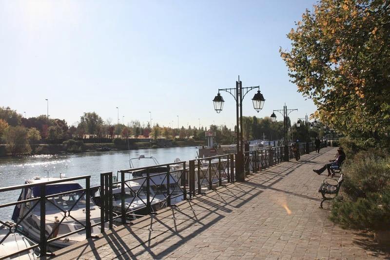 Paris Eiffel Tower Et Disney Apartments, Parkings Gratuits Et Securises, 10 Minutes Metro To Paris Nogent-sur-Seine المظهر الخارجي الصورة